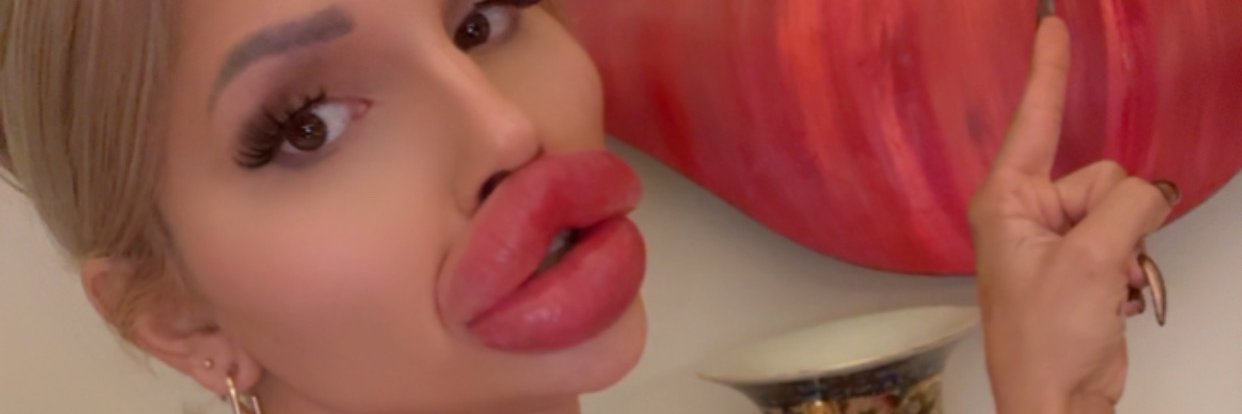 𝒱𝒾𝑒𝓃𝓃𝒶's banner