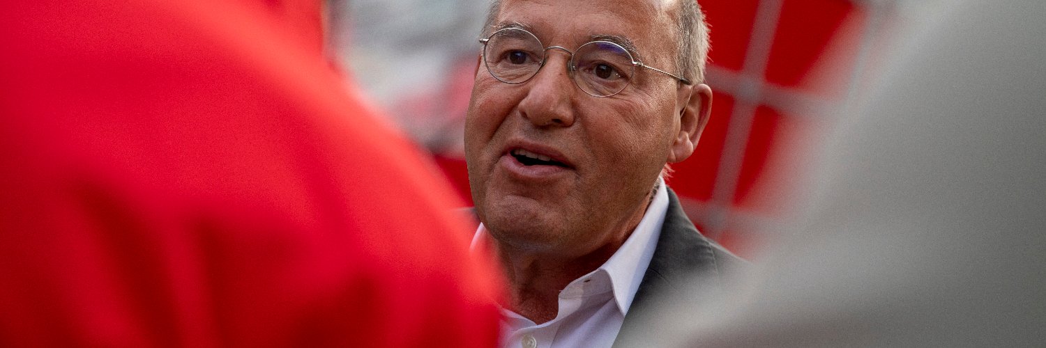 Gregor Gysi's banner