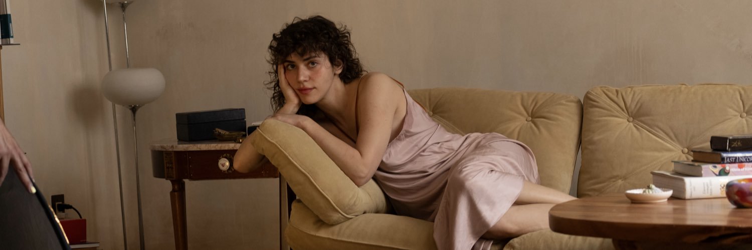 Tessa Ía's banner
