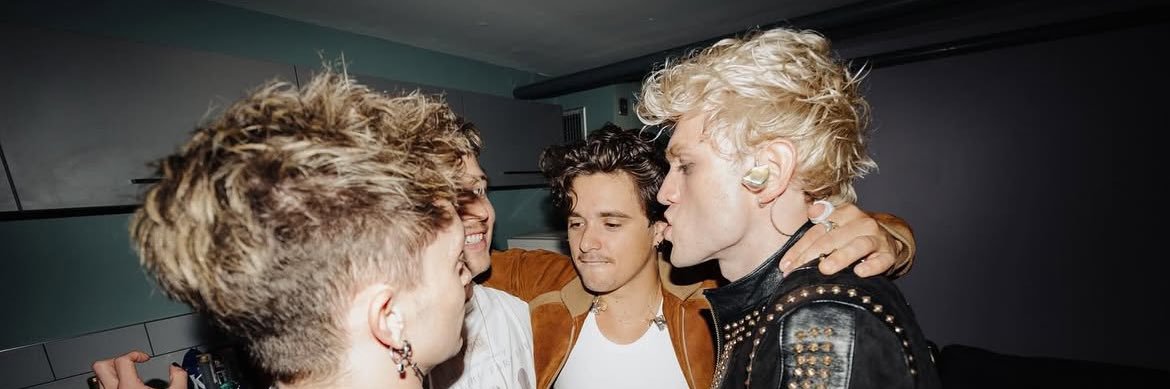 The Vamps Brasil's banner