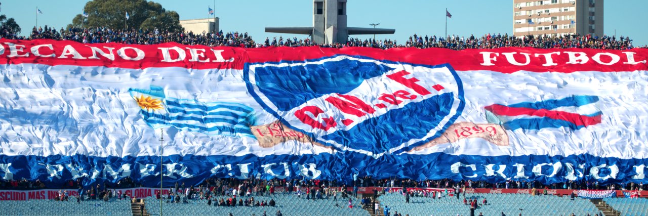 El Colosal's banner