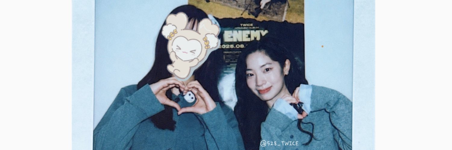𝗺𝗼𝗸𝗼👱🏻‍♀️'s banner
