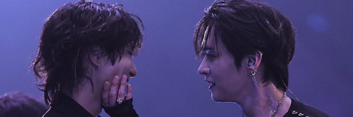⋆'s banner