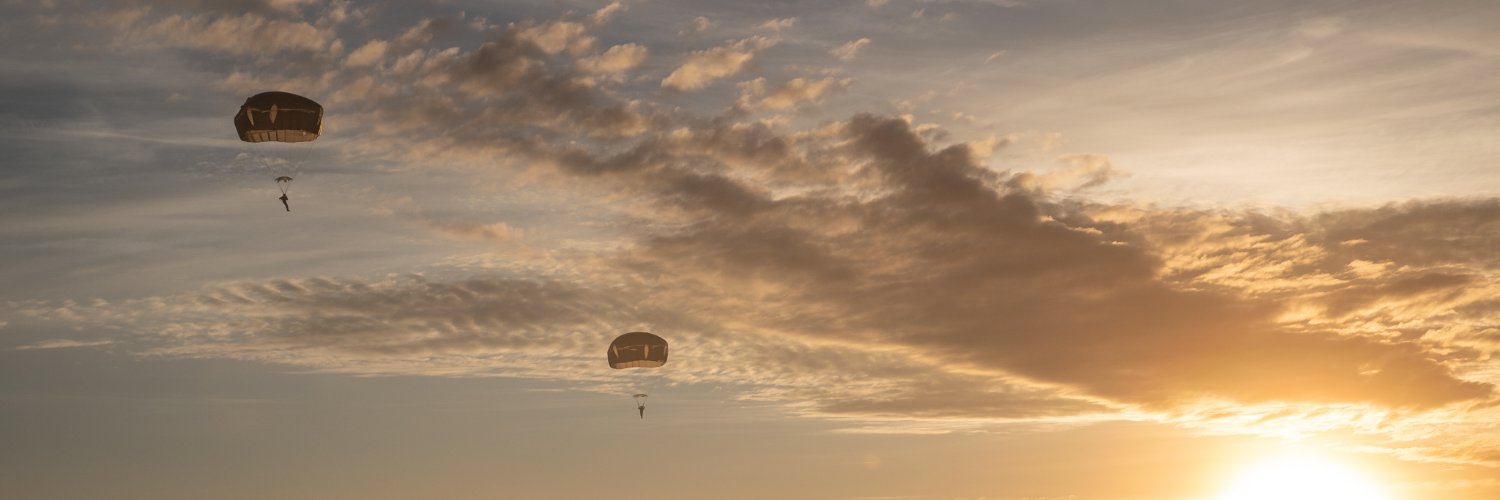Utin jääkärirykmentti's banner