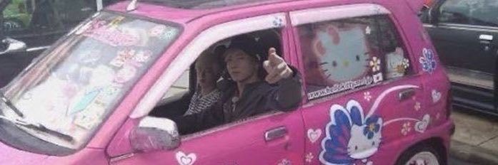 barbie trambiqueira vai ver o bts's banner