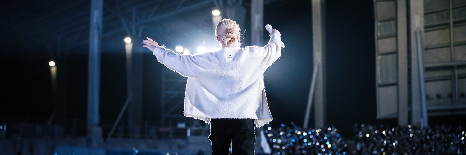 L's banner
