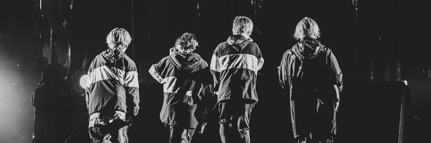 뭄's banner