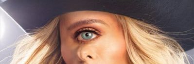 Adriane Galisteu's banner