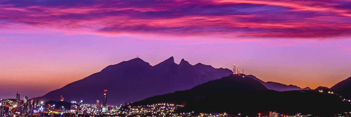 Débora Estrella's banner