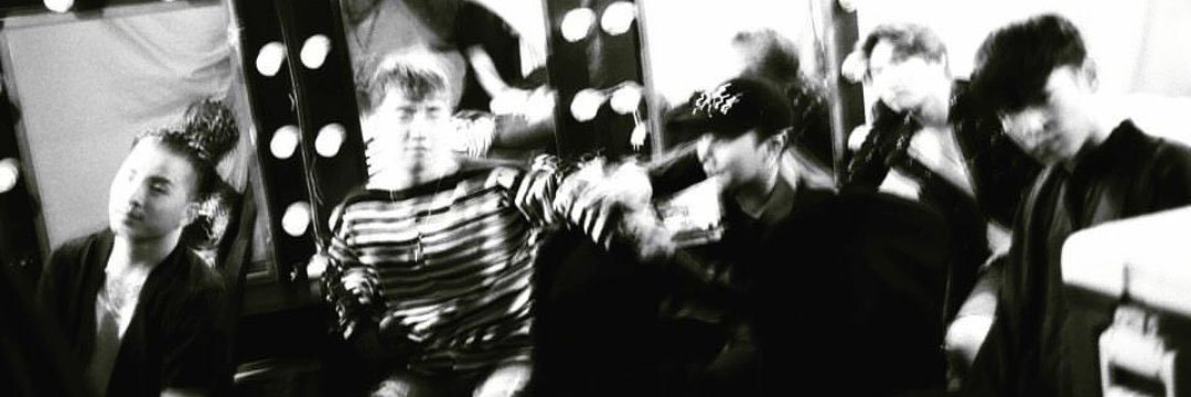 //'s banner