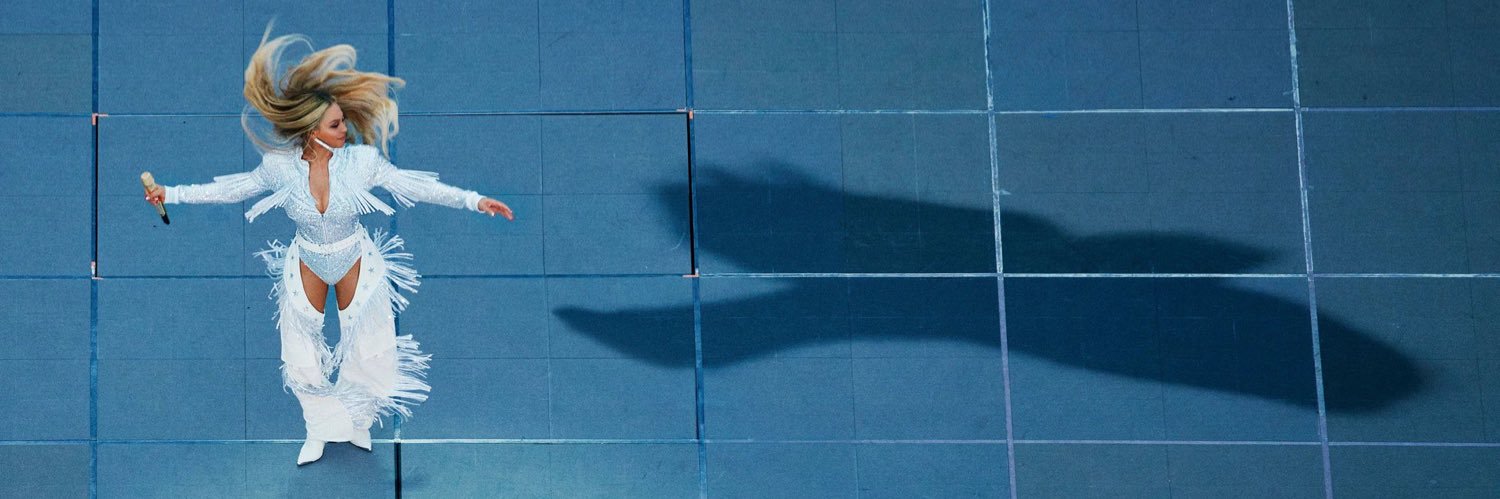 júlia 𐚁 fivela gelada da beyonce's banner