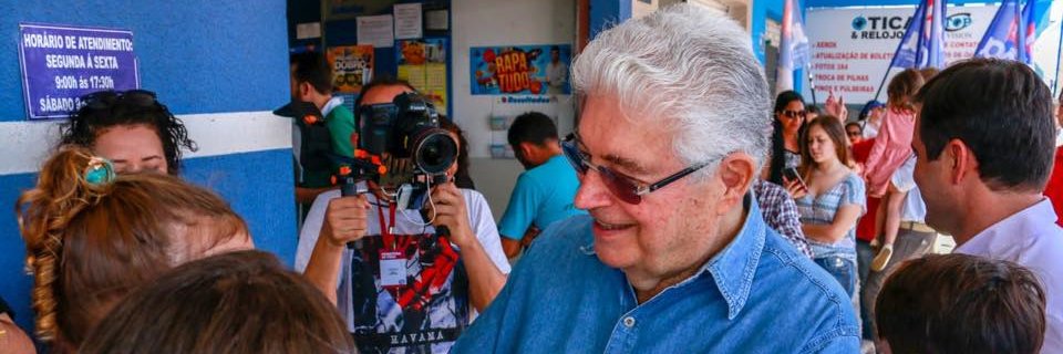 Roberto Requião's banner