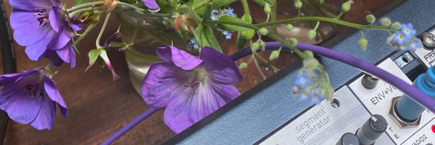 𝚕𝚘𝚞𝚕𝚊 𝚢𝚘𝚛𝚔𝚎's banner