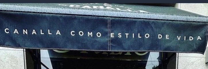 E l u's banner