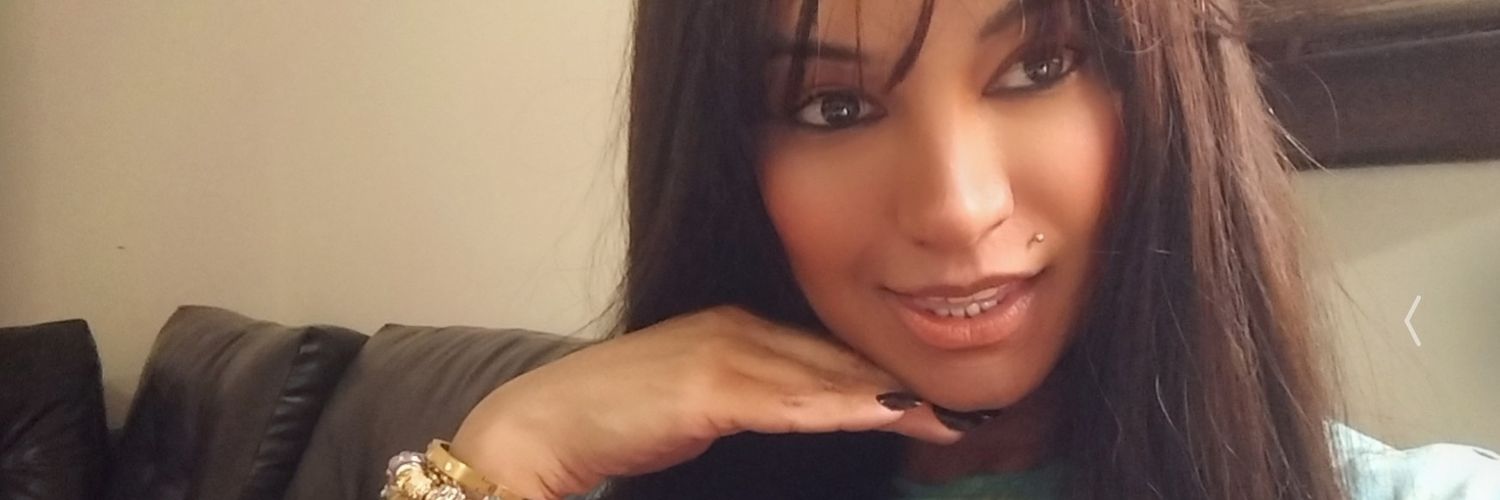 Thays Ribeiro's banner