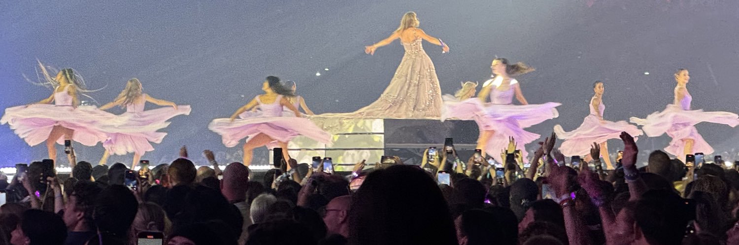 karma is blondie🤡PARIS ALL NIGHTS❤️‍🔥's banner
