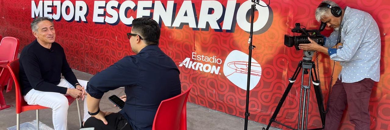 Cántalo Camacho's banner