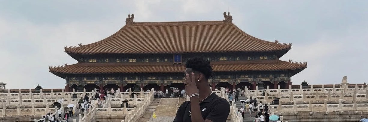 Alex🪂's banner