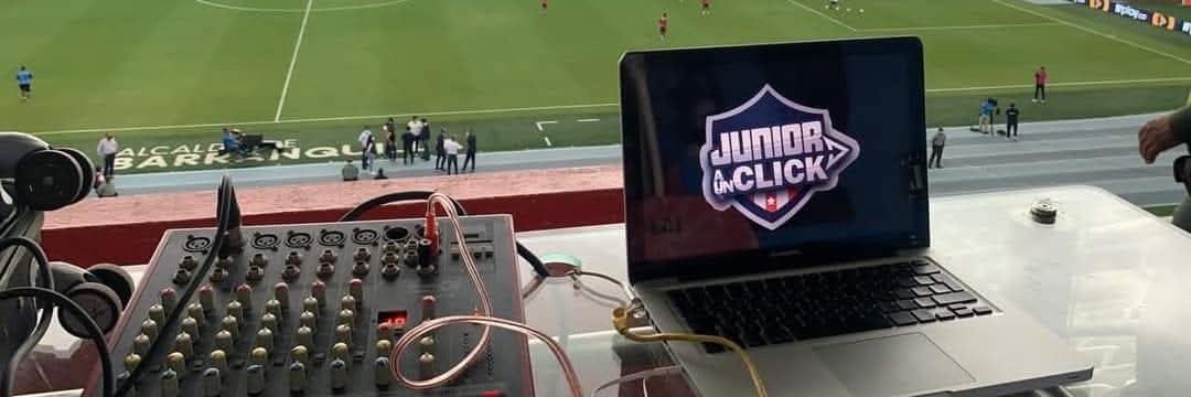 JUNIOR A UN CLICK's banner