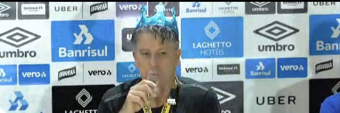out of context grêmio's banner