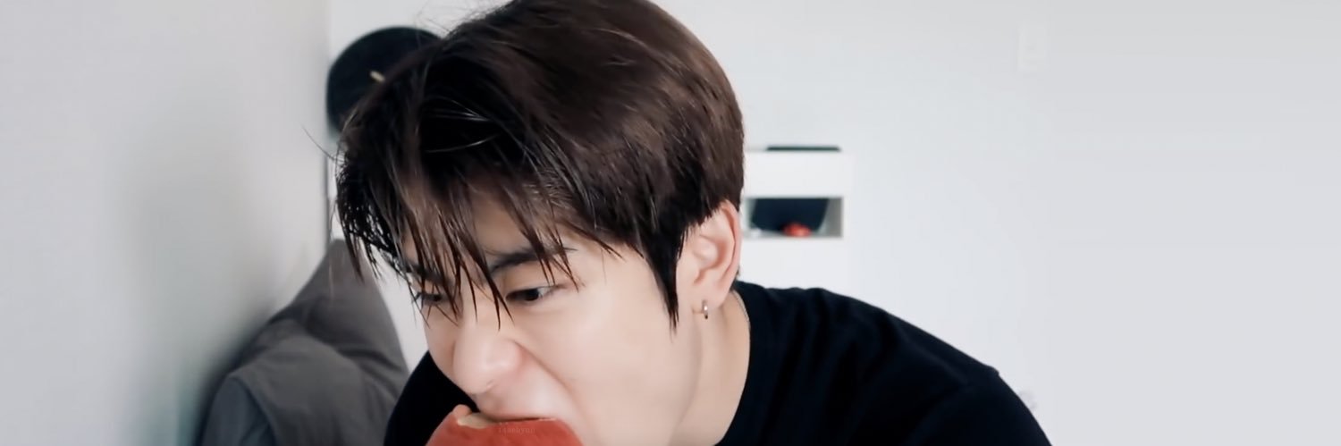 밈🍑's banner