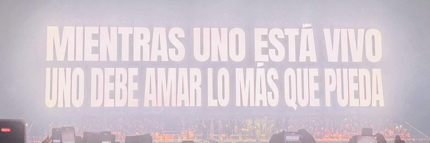 Dani 🦋's banner