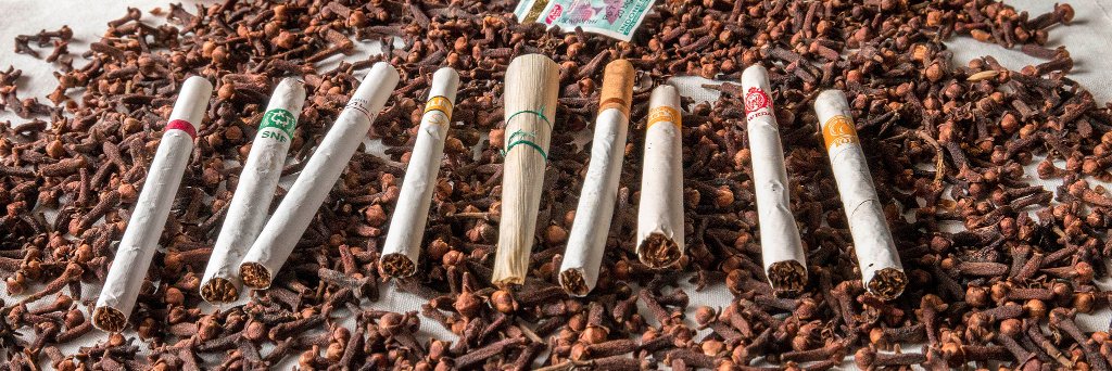 Rokok Indonesia's banner