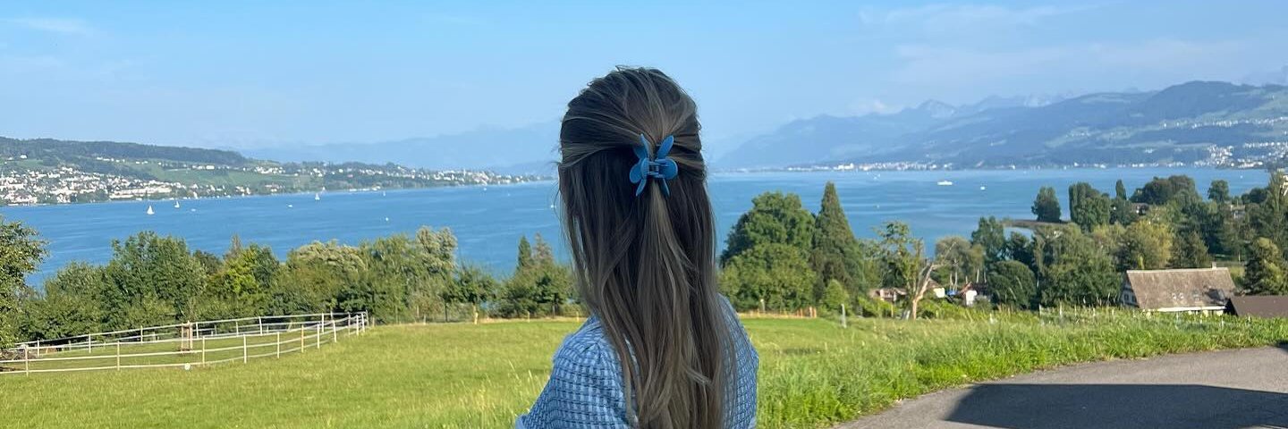 Laura🌸's banner
