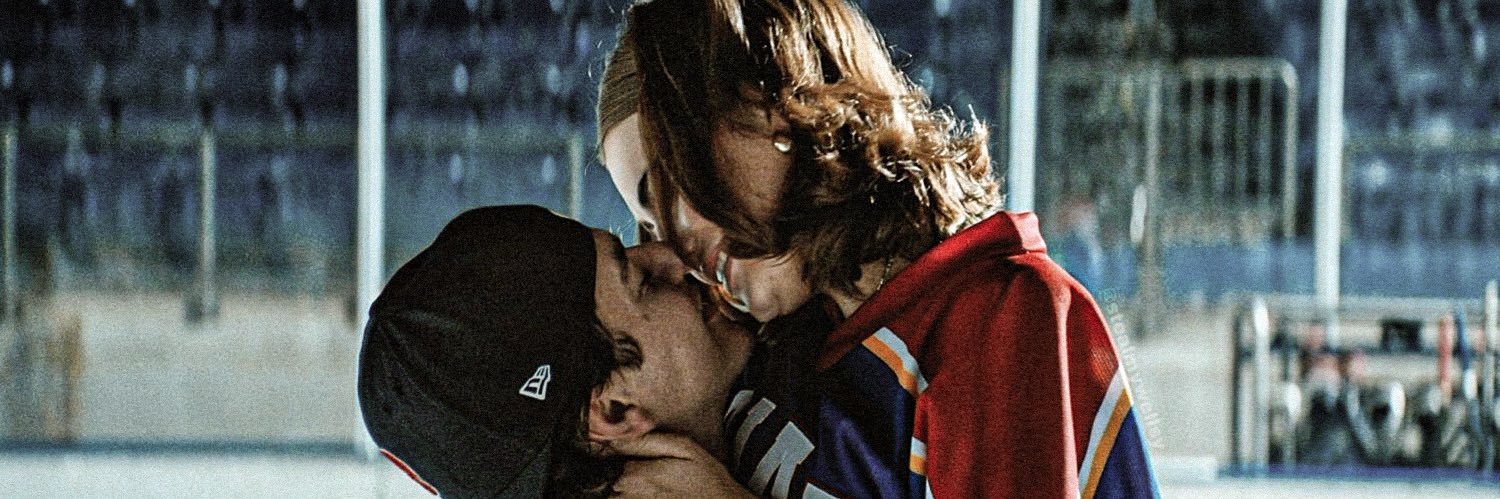 sole | fan account's banner