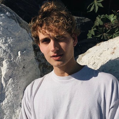 andrewlowe's profile picture