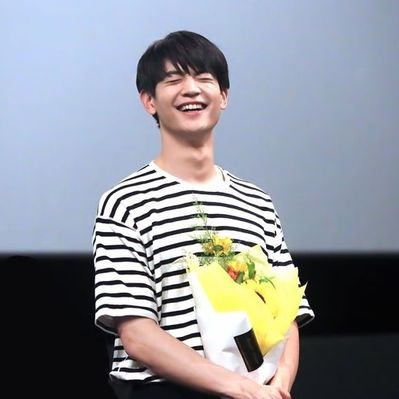 mh's profile picture