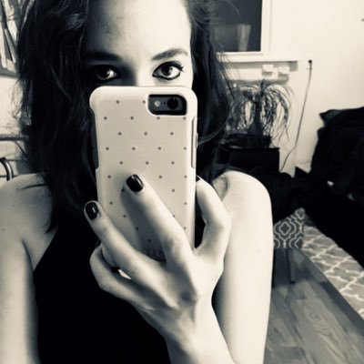 Mariana Beatriz (aquí tirapiedras; pacífica en 🌃)'s profile picture