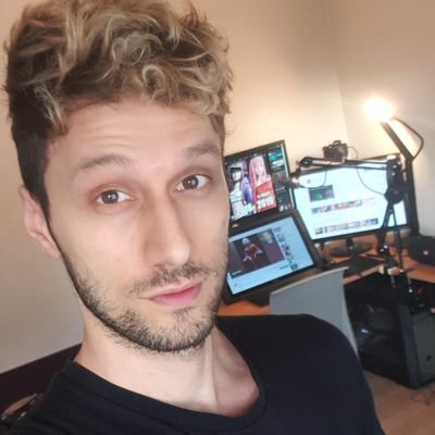 YanSculpts's profile picture