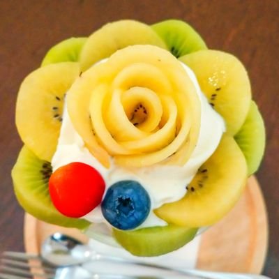- e s -　📚️ 🌷🌷's profile picture