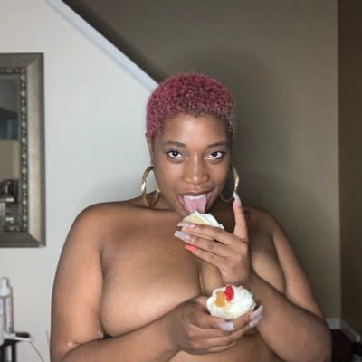 Charliecakessss🎂 😻🧚🏽's profile picture