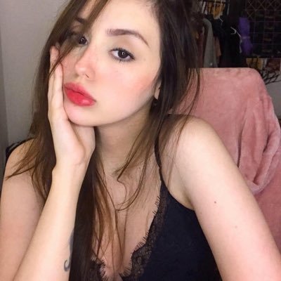 laura's profile picture