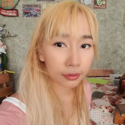 rikakumphol's profile picture