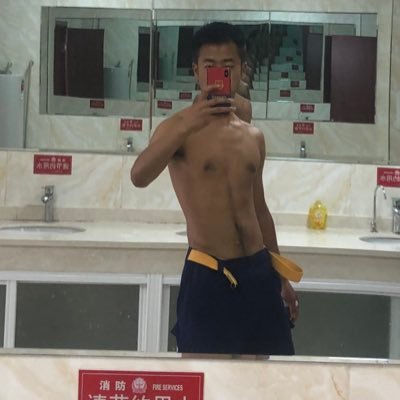 ①条黑悟's profile picture