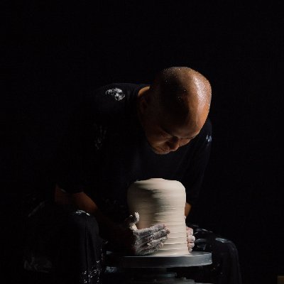 西隆行's profile picture