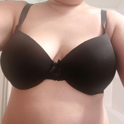 asianmilfcple's profile picture