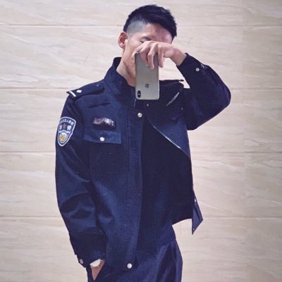 b1KoVsM00lhF3Xp's profile picture