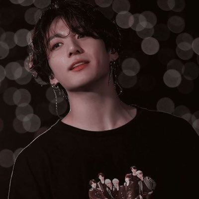 v ⁷ ♛'s profile picture