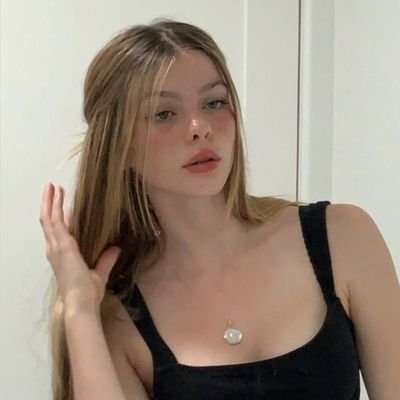 em's profile picture