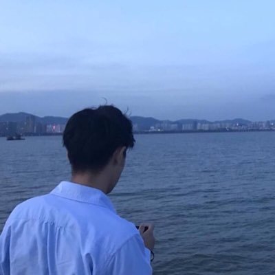 本足摄影's profile picture