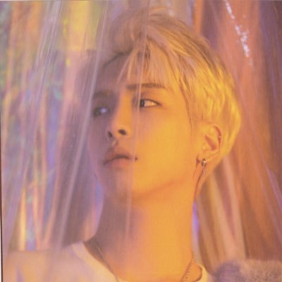 jonghyun pics🌙's profile picture