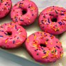 Cuatro Donuts con fresa.'s profile picture