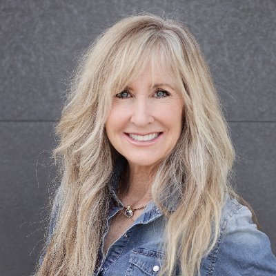 lorimcneeartist's profile picture
