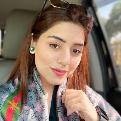 AqrabaFatima's profile picture