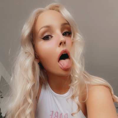 Snowbunnixx 🐰💖's profile picture