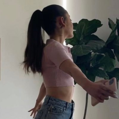 theegrandeheels's profile picture